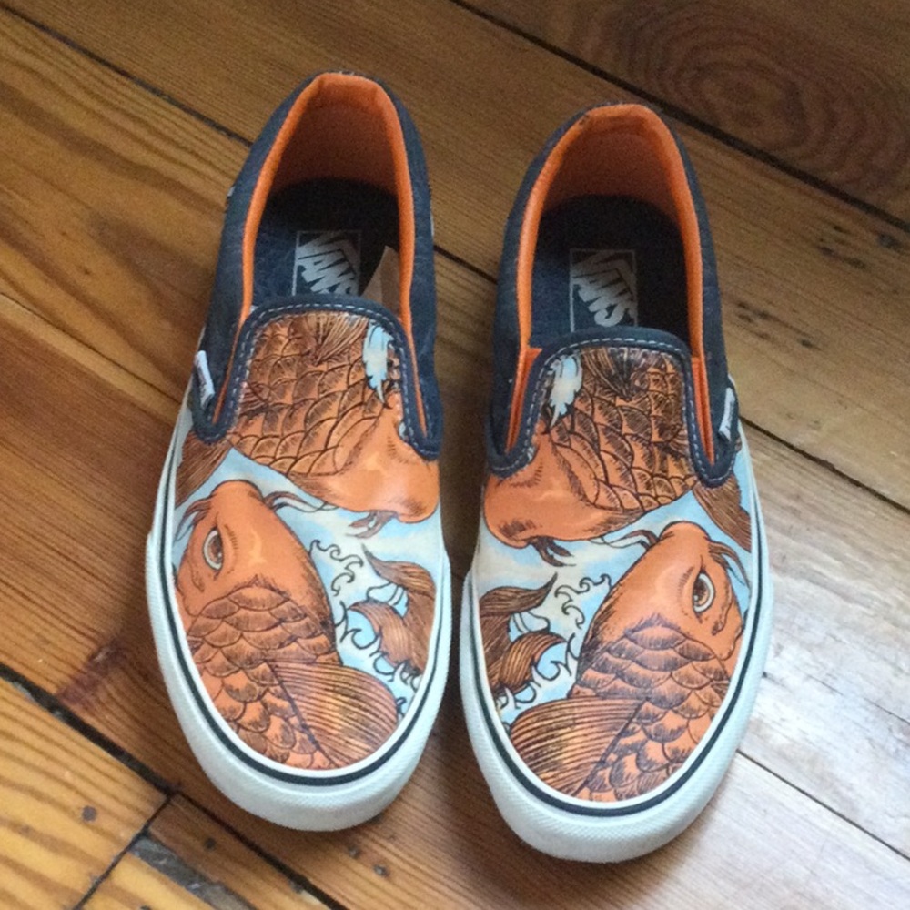 Vans Classic slip-ons CoyFish/Navy size Men 6.5, women 8.0